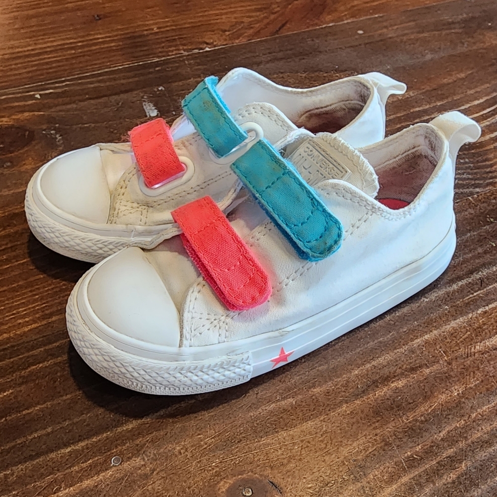 Toddler converse size 8